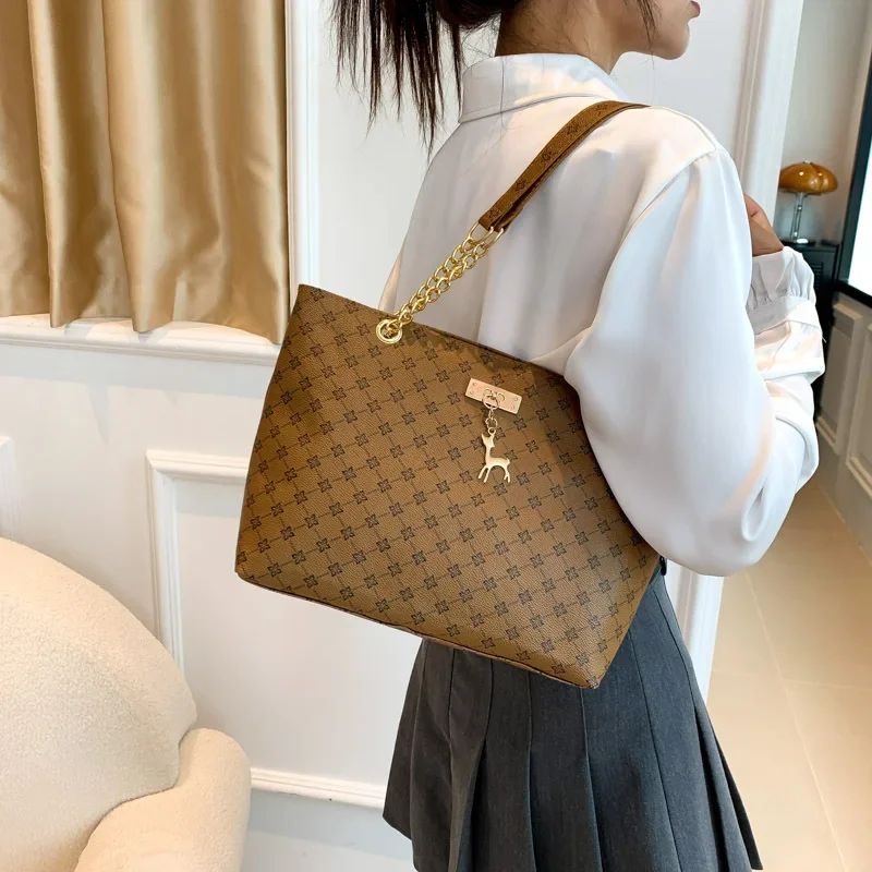 Women Luxury Design New Presbyopic Handbag Large Capacity Handbag Fashion Printing Shoulder Bag Trendy Shopping Bag with pendant