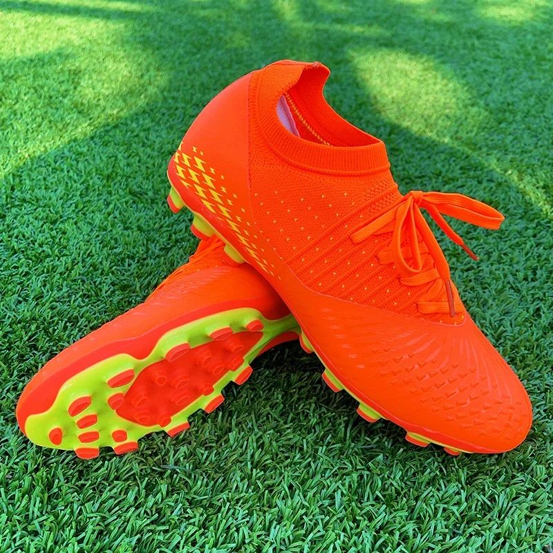 Spiked Comfortable Breathable Competition Soccer Cleats for Training and Matches