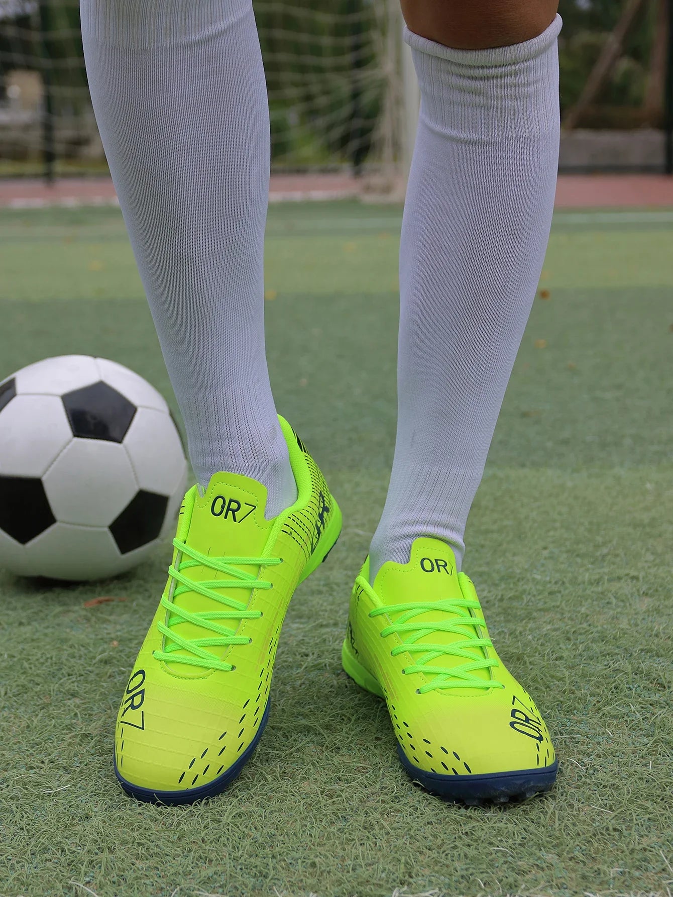 TF/FG Football Field Boots Original Men Women Studded Football Shoes Turf Match Ultralight Soccer Shoes Cleats Unisex Resistant