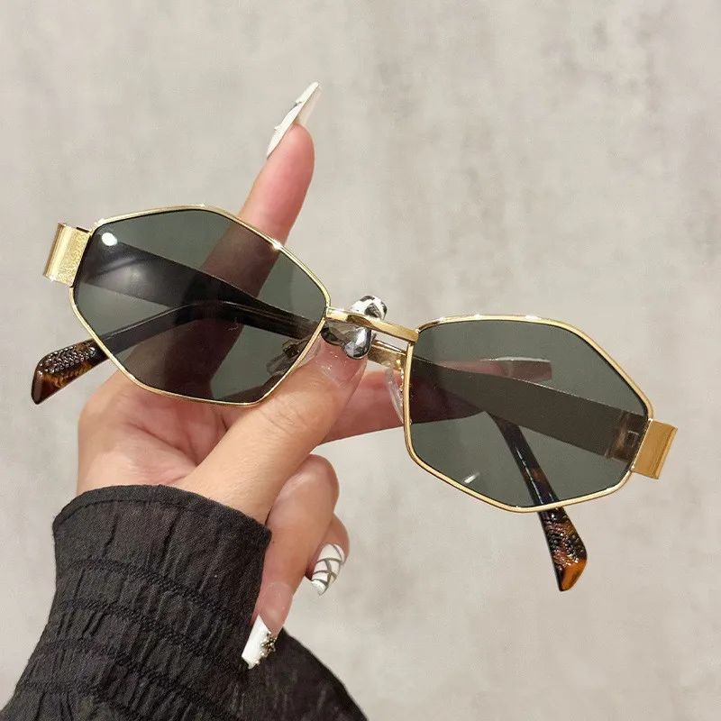 Fashion Polygonal Women Sunglasses 2025 Vintage Brand Rhombus Ladies Sun glasses Shades Unique Metal Frame Punk Eyewear Men