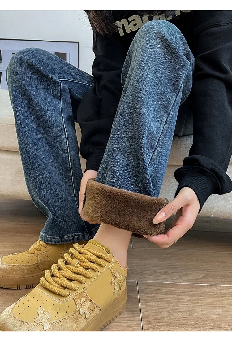 Winter Thickened Women's Mink Velvet Jeans Loose Straight Warm Soft Fleece Fashion Elastic High Waist Female Pants Black Blue