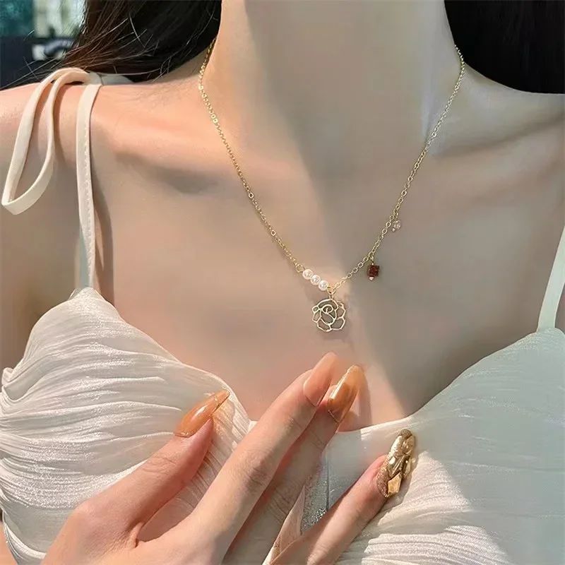Colar Feminino com Pingente de Gota D'água com Borla em Aço Inoxidável Banhado a Ouro, Estilo Europeu e Americano, Corrente na Clavícula, Joia para Festa