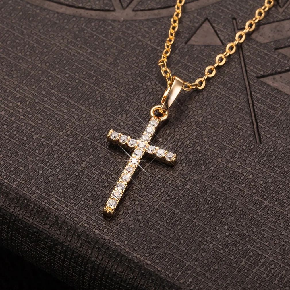 Colar Gargantilha com Pingente Cruz de Aço Inoxidável com Zircônia para Mulheres Homens Design Personalizado Hip Hop Popular Joias de Festa Presentes