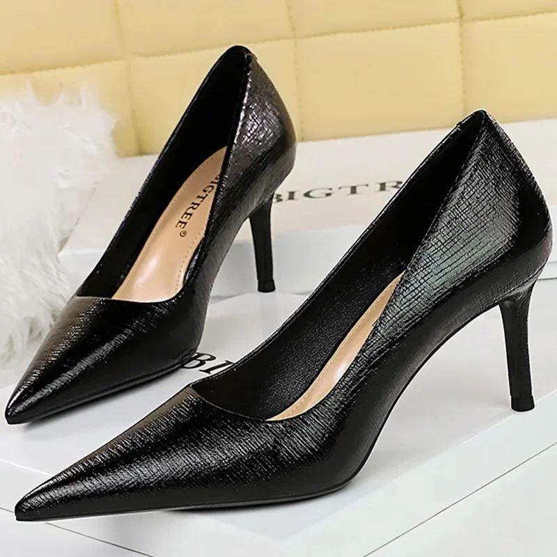 Spring Autumn New Women 7cm High Heels Fashion Retro Holiday Party Pumps Lady Gold Silver Daily Office Pointed Toe Low Heels