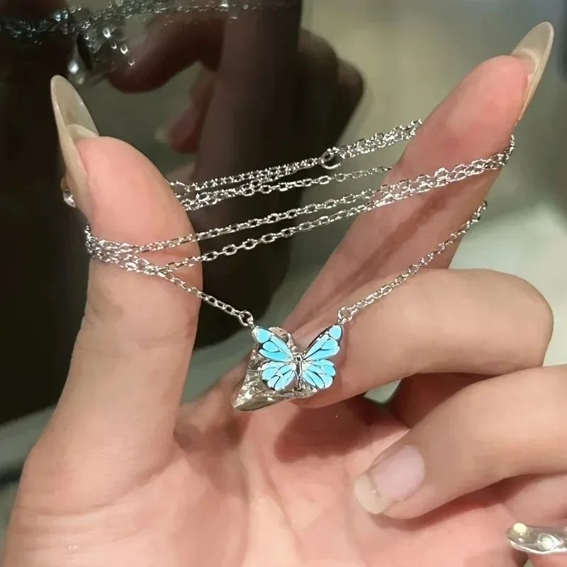 2025 Novo Colar Borboleta Feminino Simples Luz Luxuosa Moda Novo Azul Luminoso Borboleta Corrente Clavícula Presente de Festa Feminino