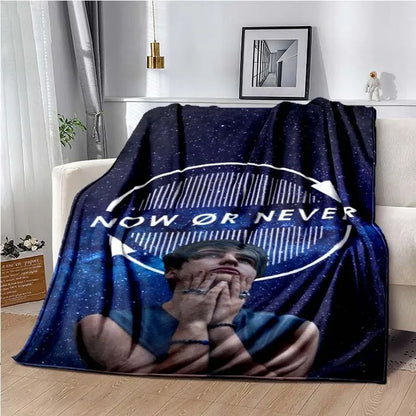 Manta Estampada Sam& Colby XPLR Manta de Sofá para Lazer Lençol de Casa Sofá Escritório Ar Condicionado Macia Viagem de Lazer Manta Personalizável