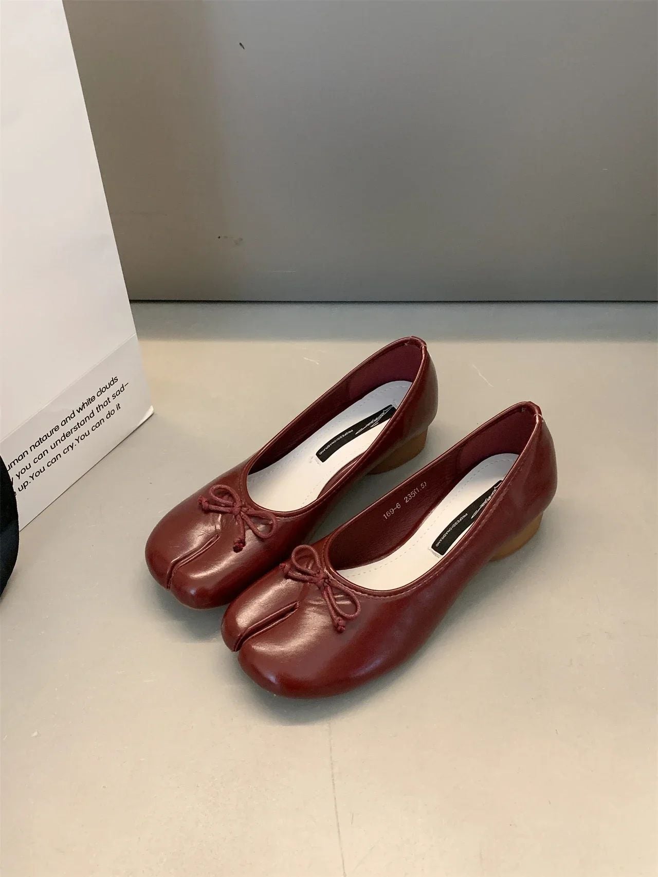 Tabi Shoes Ballet Falts Leather Ballerina Shoes For Women Split Toe Flats Tabi Shoes Slip On Soft Bottom Moccasins with Bowknot