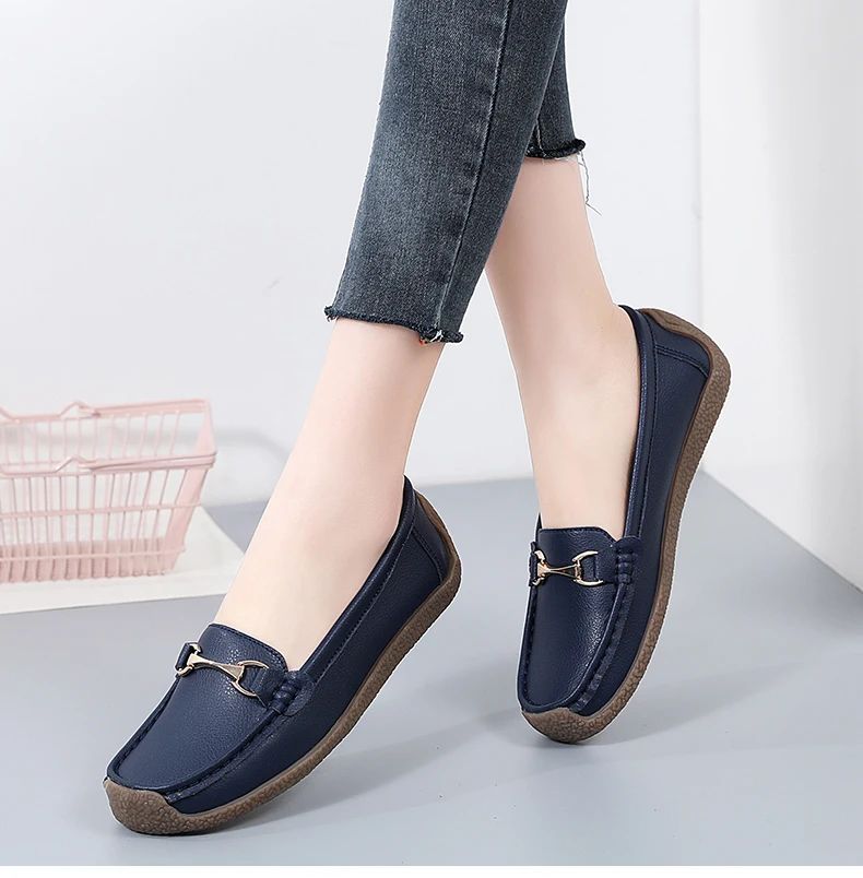 Vulcanize Women Shoes Flats Leather Moccasins Sneakers Designer Shoes for Women Slip-on Loafers Female Boat Shoes Big Size 43