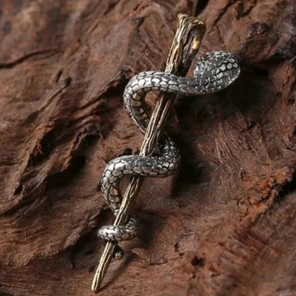 Colar de Pingente de Caveira Demoníaca Enrolada de Cobra Gótica Vintage para Homens Meninos Festa de Rock Halloween Joia de Presente