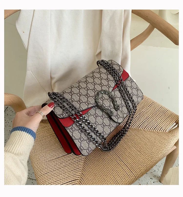 Women Stylish Retro Print Shoulder Crossbody Bag Fashionable Chain Underarm Purse Medium Hardness Polyester Lining