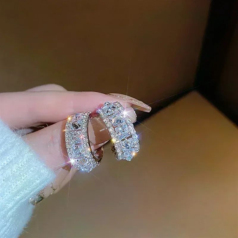 Brincos de Folhas Douradas com Cristal Verde para Mulheres Acessórios Diários de Individualidade Presentes de Joias para o Dia dos Namorados Aniversário