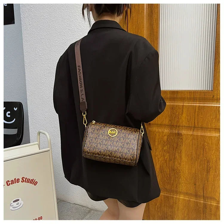 IMJK 22*14*11cm Women Shoulder Luxury Bags Designer Crossbody Chest Purses Handbag Women Clutch Travel tote Bag