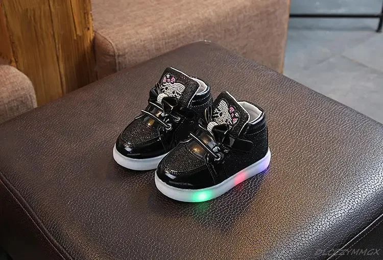 New Disney Children Luminous Shoes Boys Girls Hello Kitty Shoes Flashing Lights Fashion Sneakers Toddler Little Kid LED Sneakers