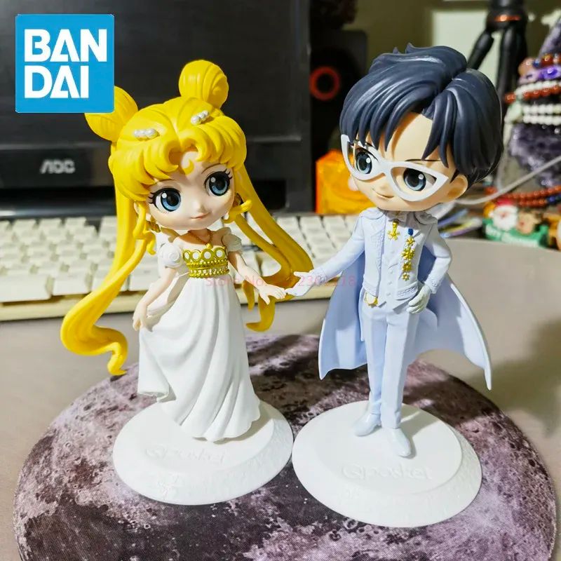 Bandai Original Qposket Sailor Moon Tsukino Usagi Chiba Mamoru Action Figure Vestido de Noiva Ver Estatueta Pvc Estátua Boneca Brinquedos