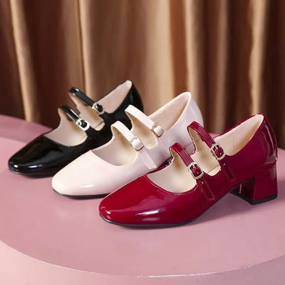 Sapatos Femininos Mary Janes com Fivela Dupla Primavera Outono Sapatos de Vestido em Couro Envernizado Scarpins Salto Alto Sapatos Retrô para Senhoras Preto Vermelho