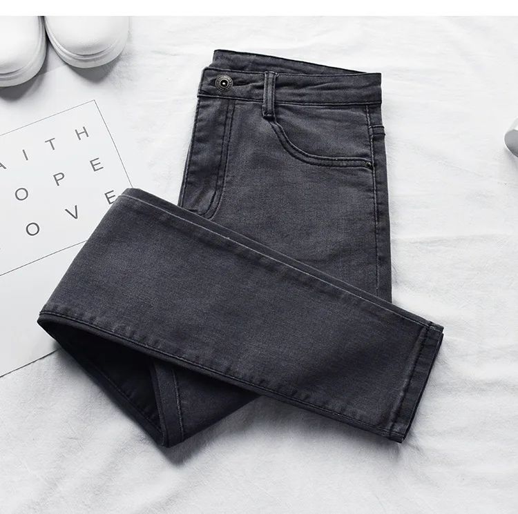 Plus Size High Waist Black Jeans Women's Spring Autumn Fashion Slim Fit Nine Point Cotton Denim Pants with Button Decoration