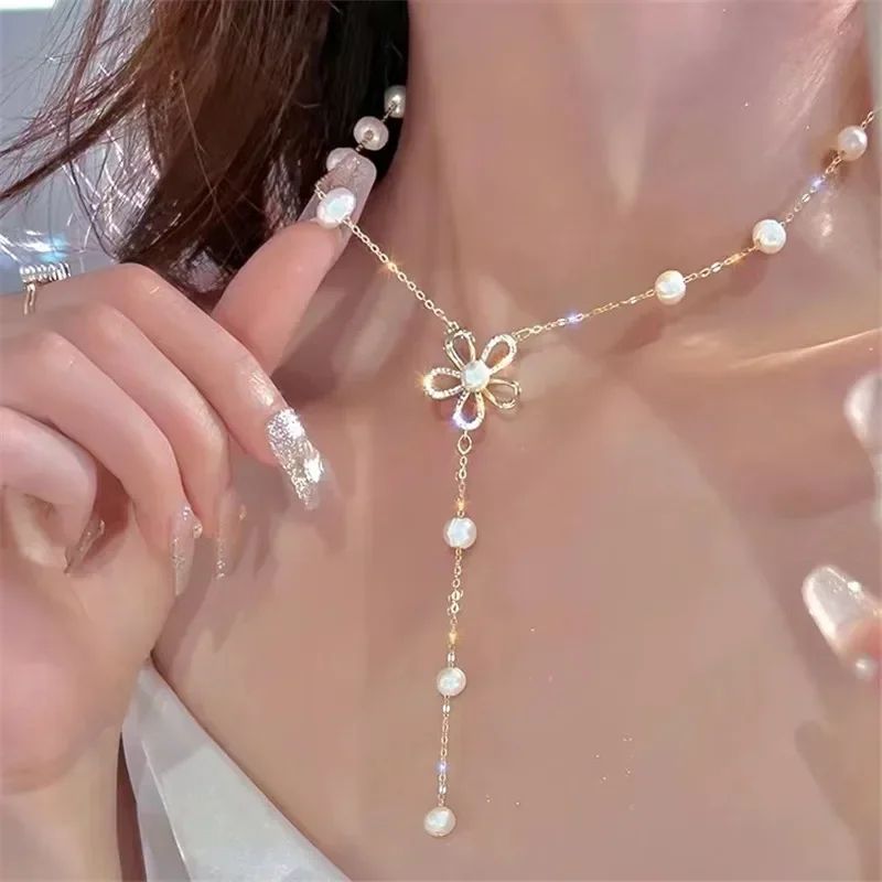 Colar Feminino com Pingente de Gota D'água com Borla em Aço Inoxidável Banhado a Ouro, Estilo Europeu e Americano, Corrente na Clavícula, Joia para Festa