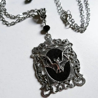 Colar com Pingente de Morcego Gótico Cameo Vampiro Presente de Natal para Mulheres Homens Amigos Joias de Cristal de Bruxa Nova Moda