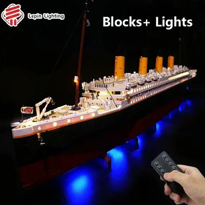 Com caixa original Filme-Série Titanic Grande Navio de Cruzeiro 9090 Peças Compatível com 10294 Blocos de Montar Brinquedos de Presente