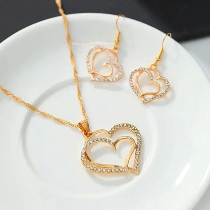 Conjunto de Joias Coração de 3 Peças Brincos Colar com Pingente para Mulheres Conjunto de Joias Duplo Coração de Strass Elegante e Moderno