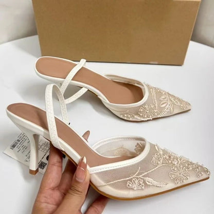 Sapatos de Grife Femininos Brancos para Casamento com Salto Alto, Tela Bordada com Flores, Tira Traseira e Salto Fino, Sensual, para Mulheres