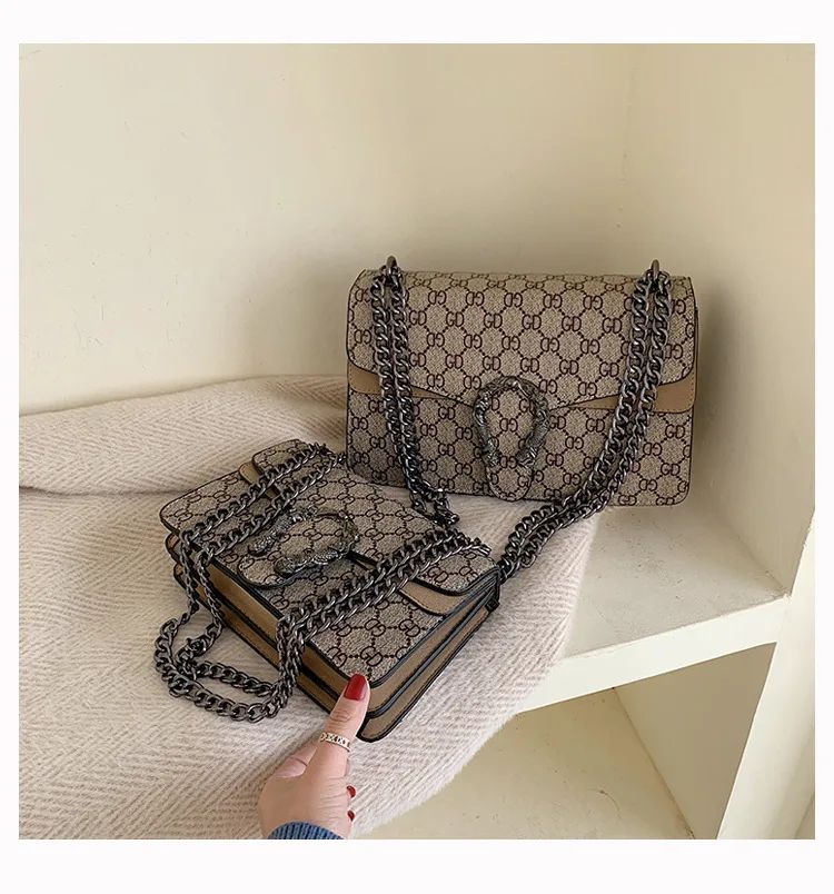 Women Stylish Retro Print Shoulder Crossbody Bag Fashionable Chain Underarm Purse Medium Hardness Polyester Lining