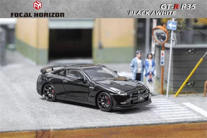 Focal Horizon 1:64 Skyline GTR R35 Preto / Branco Capô Articulado Miniatura de Carro Die-Cast Colecionável