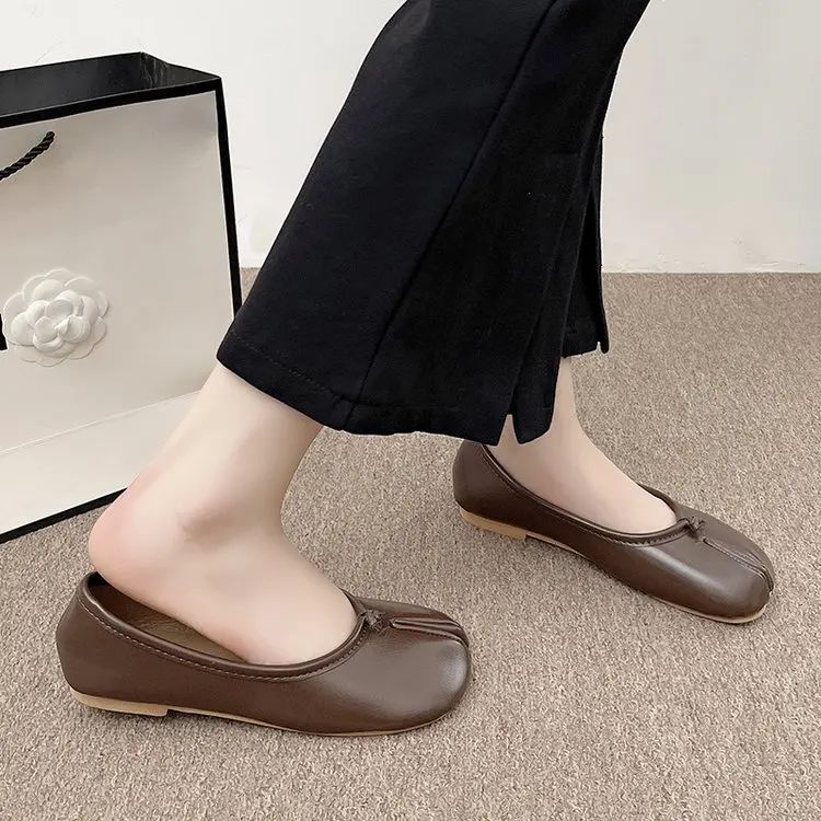 Japanese Style Tabi Ninja Shoes Women Cozy Leather Flats Split Hoof Toe Loafers Femme Mary Jeans Mocasines Ladies Ballerina Shoe