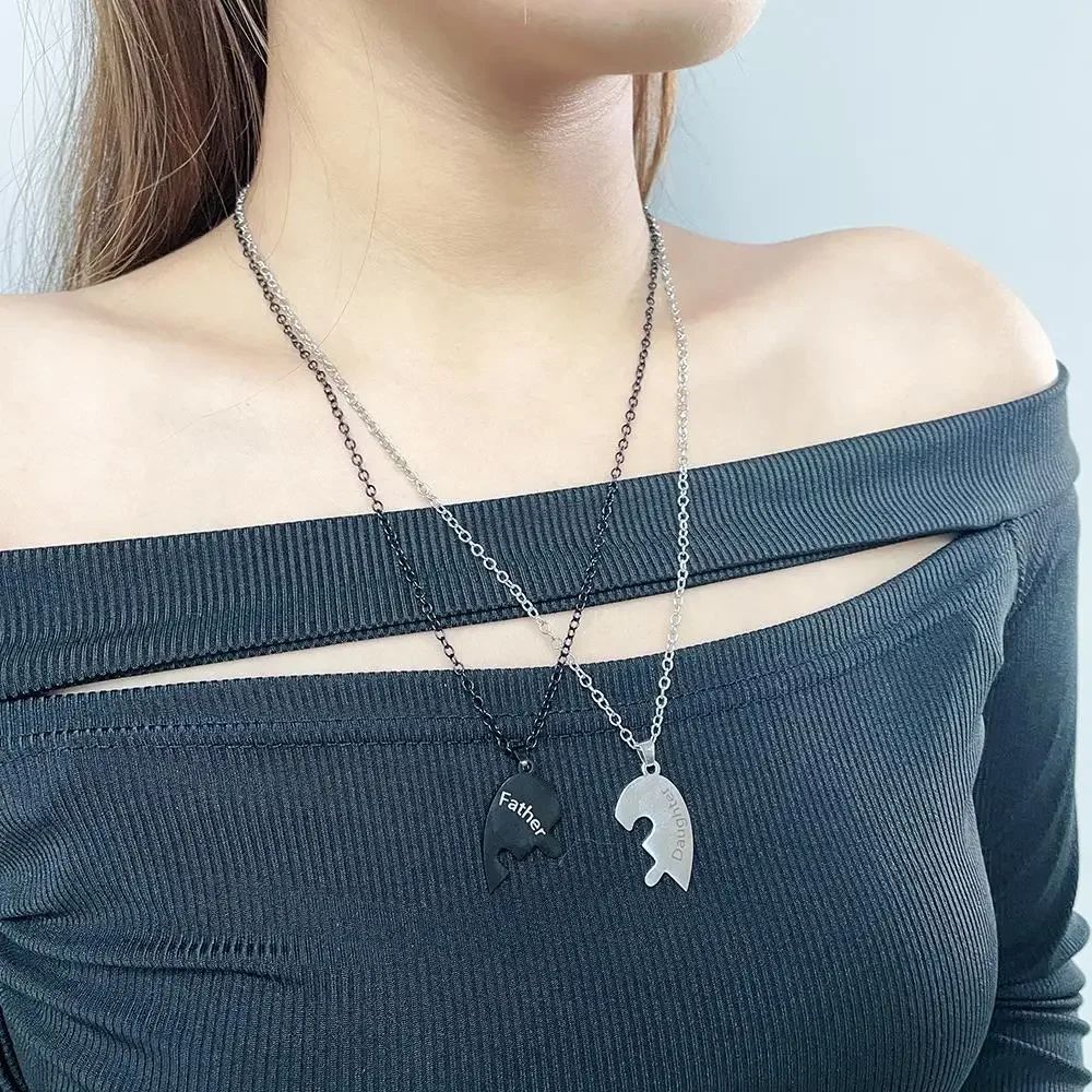 Colar de Quebra-Cabeça de Coração para a Família - Joia de Aço Inoxidável para Mãe, Filho e Filha, Presente Significativo de Dia das Mães para Mulheres