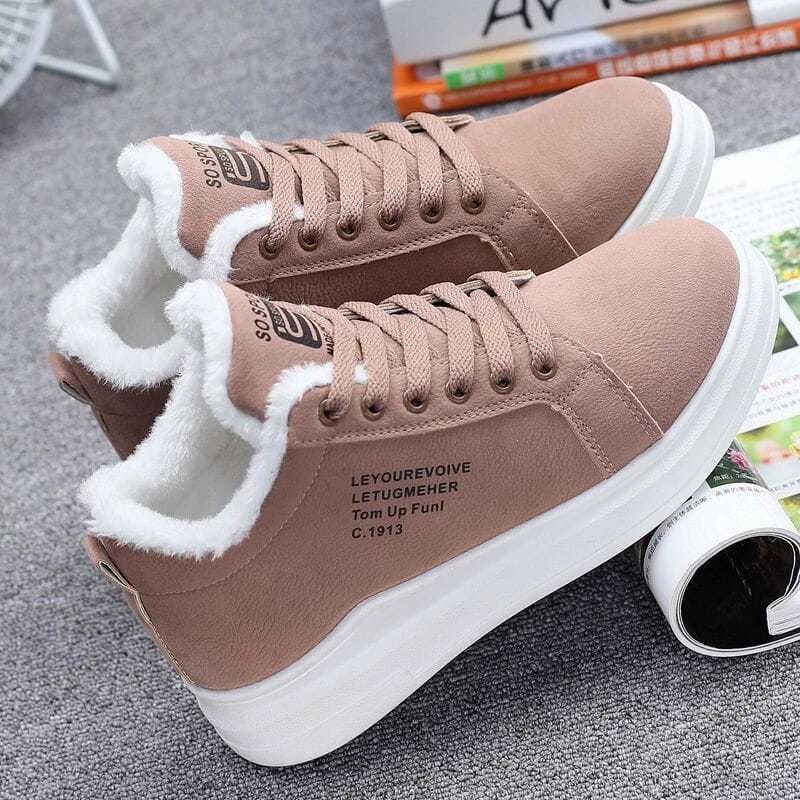 New Winter Velvet Flat Sneakers for Women Fashionable and Comfortable Snow Shoes Thickened and Warm Student Casual Cotton Shoes