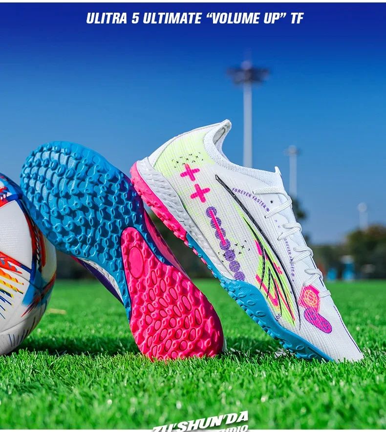 New Men Football Shoes Society Cleats Professional Soccer Shoes Indoor Fast Football Field Boots Sneaker Boy Original Training