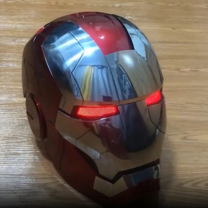 Novo capacete de Homem de Ferro AutoKing 1:1 Mk5 Cosplay Controle de Voz Olhos com Luz Modelo Brinquedos para Adultos Presente de Natal Elétrico Vestível