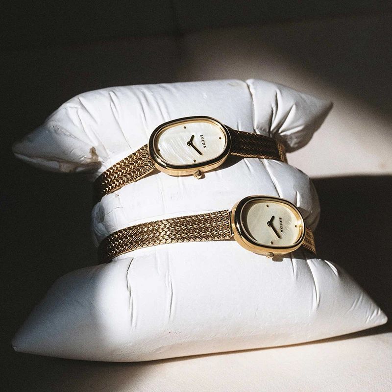 Bredan Oval Watch Women's Small and Luxury Retro European and American Personalized Quartz Fritillaria Dial