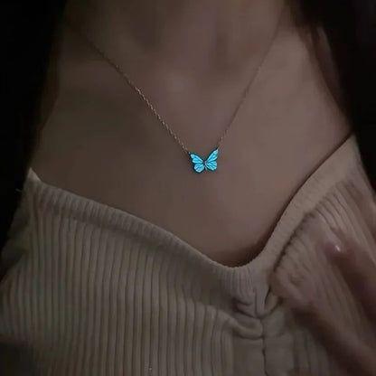 2025 Novo Colar Borboleta Feminino Simples Luz Luxuosa Moda Novo Azul Luminoso Borboleta Corrente Clavícula Presente de Festa Feminino