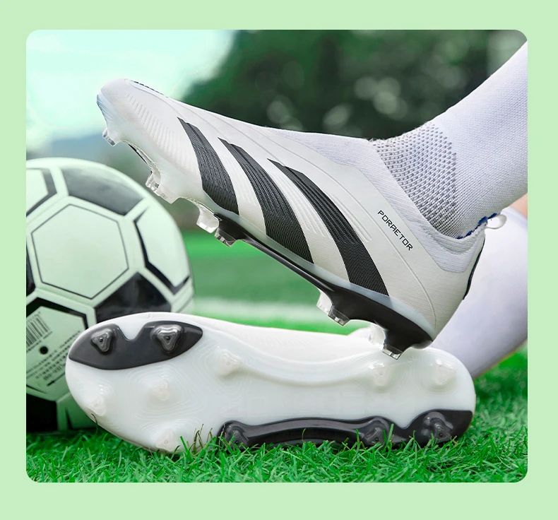 Mens High Quality Ultralight Football Shoes Society Cleats Indoor Soccer Shoes Professional Original Fast Futsal Football Boots