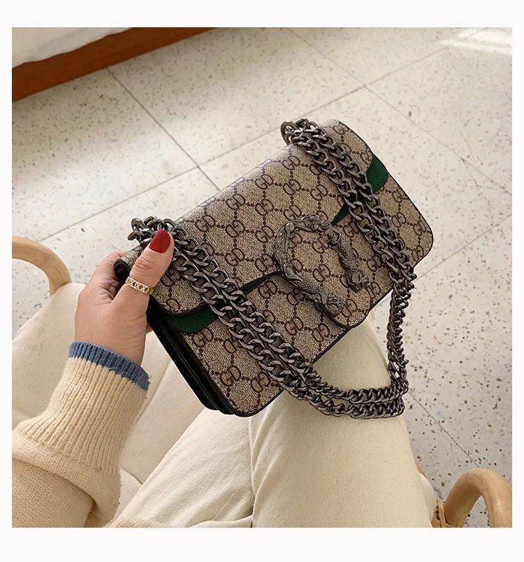 Women Stylish Retro Print Shoulder Crossbody Bag Fashionable Chain Underarm Purse Medium Hardness Polyester Lining