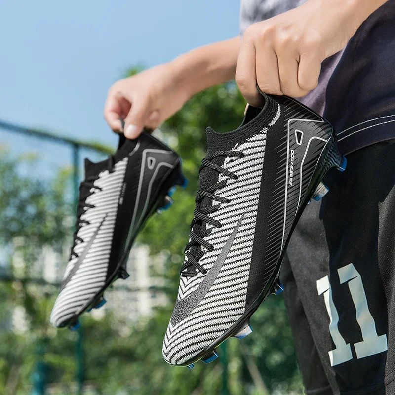 Men Professional Training Football Boots Ultralight Soccer Shoes Unisex Wholesale Women Breathable Drop Shipping Indoor Futsal