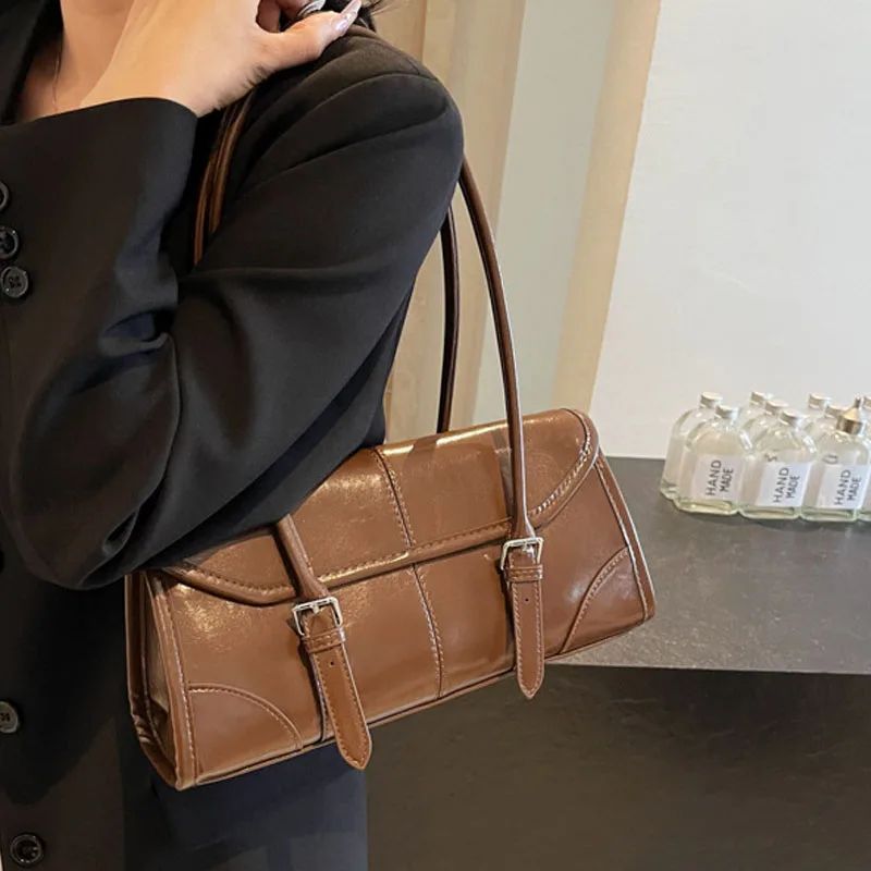 High End Burgundy Oil Wax Leather Underarm Bag Elegant Women's Magnetic Buckle Shoulder Bag Commuter Versatile Ladies Tote Bags