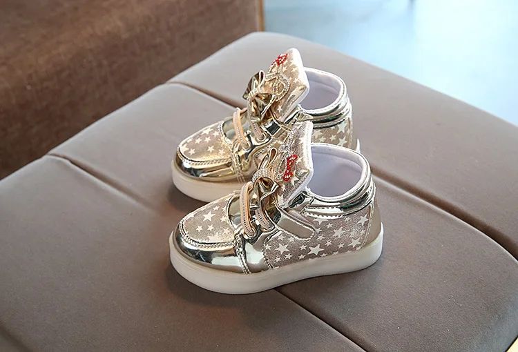 Children's Led Sneakers Girls Cute Glowing Princess Shoes Toddler Luminous Non-slip Footwear Kids Soft Bottom Lighted Sneakers