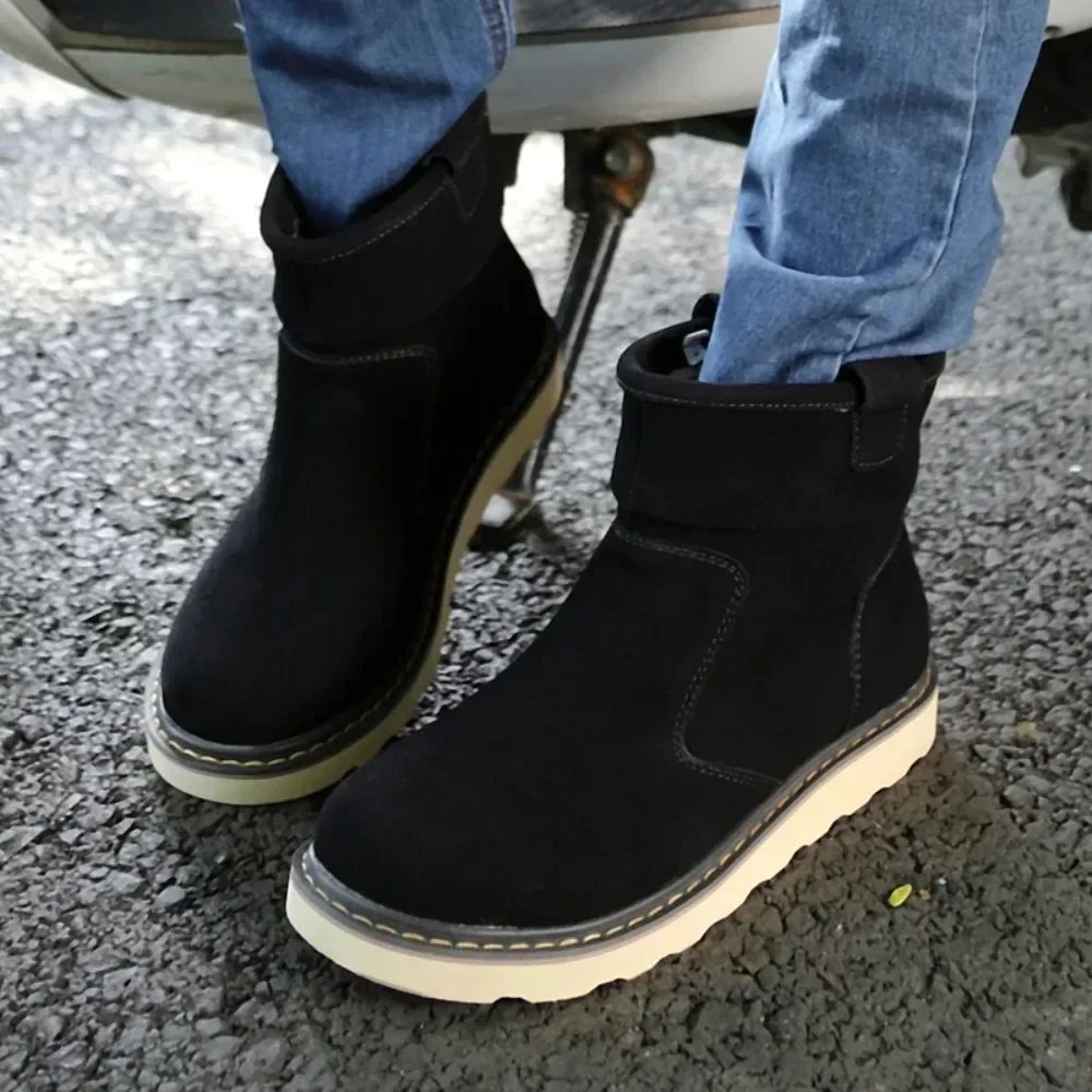 2025  Men's casual snow boots Trendy and versatile minimalist style Fashionable street walking Outdoor Warm Shoes Classic Black