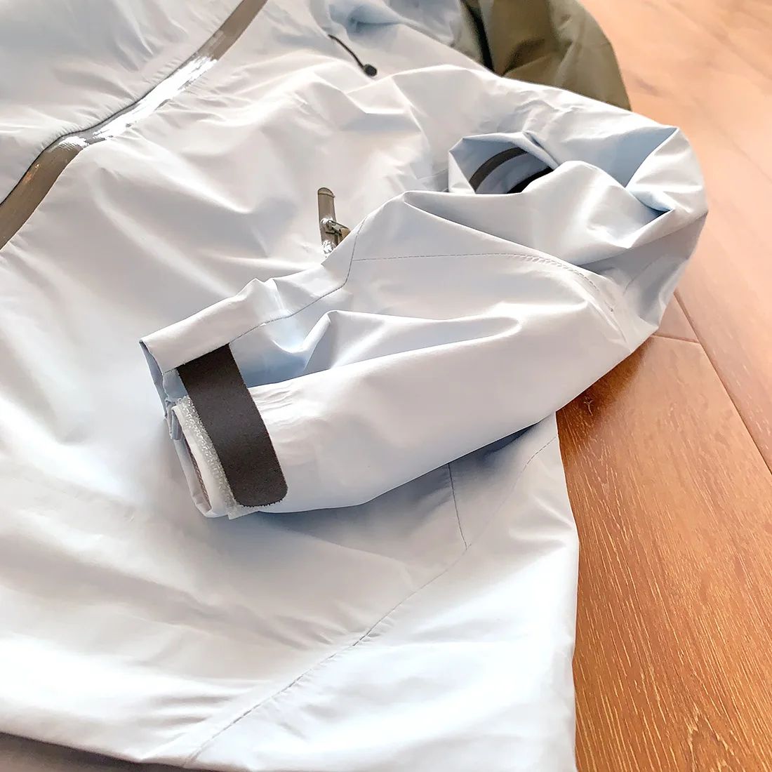 ARC New Storm Jacket Lovers Outdoor Sports Camping Mountain Skiing Trend Fashion British Wind Leisure Waterproof Storm Jacket