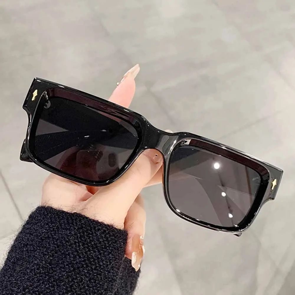 JNPCXI Óculos de Sol Retrô Quadrados Femininos Listras de Leopardo Sombras UV400 Rebites da Moda Masculinos Óculos de Sol Transparentes Gradiente