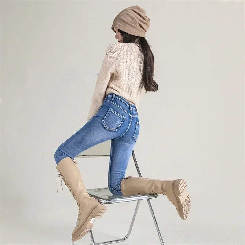 Winter Women Chic Fleece Thermal High Waist Jeans Lady Snow Warm Plush Denim Pants Girls Classic Fashion Straight Leg Trousers