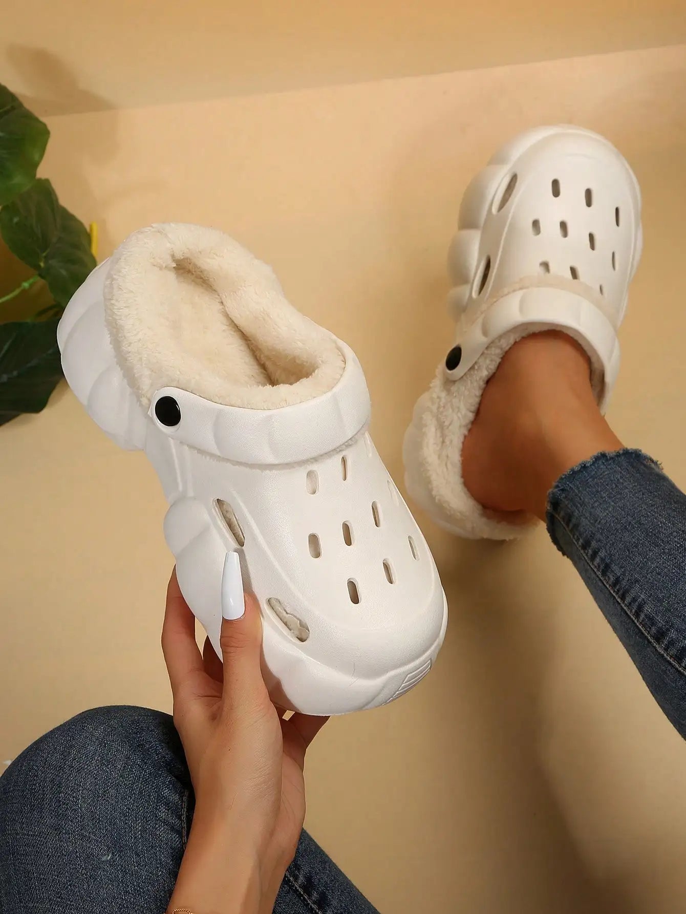 BEVERGREEN Women's 2023 fashion winter clogs DIY hollow outdoor EVA material platform padded warm lining shoes