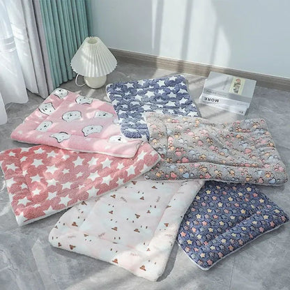 Tapete para Animais de Estimação Espessado Outono/Inverno Canil Quente Manta para Gatos/Cães Tapete Antiderrapante de Flanela Macia de Algodão para Cães Pequenos e Grandes