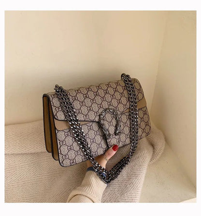 Women Stylish Retro Print Shoulder Crossbody Bag Fashionable Chain Underarm Purse Medium Hardness Polyester Lining