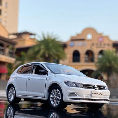 1:32 Volkswagens POLO Liga Carro Modelo Diecasts & Veículos de Brinquedo Metal Carro de Brinquedo Modelo Simulação Miniatura Escala Brinquedos Presente