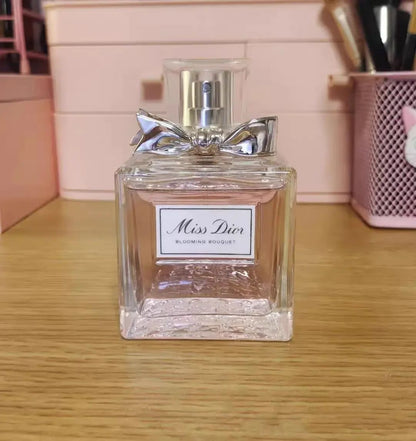 100ML Ladies Perfume Light Fragrance Fresh Brand Romantic Date Long-lasting Charm Confident Rose Fragrance Body Spray