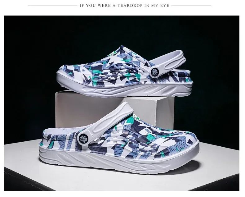 2025 New Fashion Sandals Men Clog Sandals Comfortable Breathable Beach Sandals Men Women Clogs Slippers Soft Bottom Men Shoes