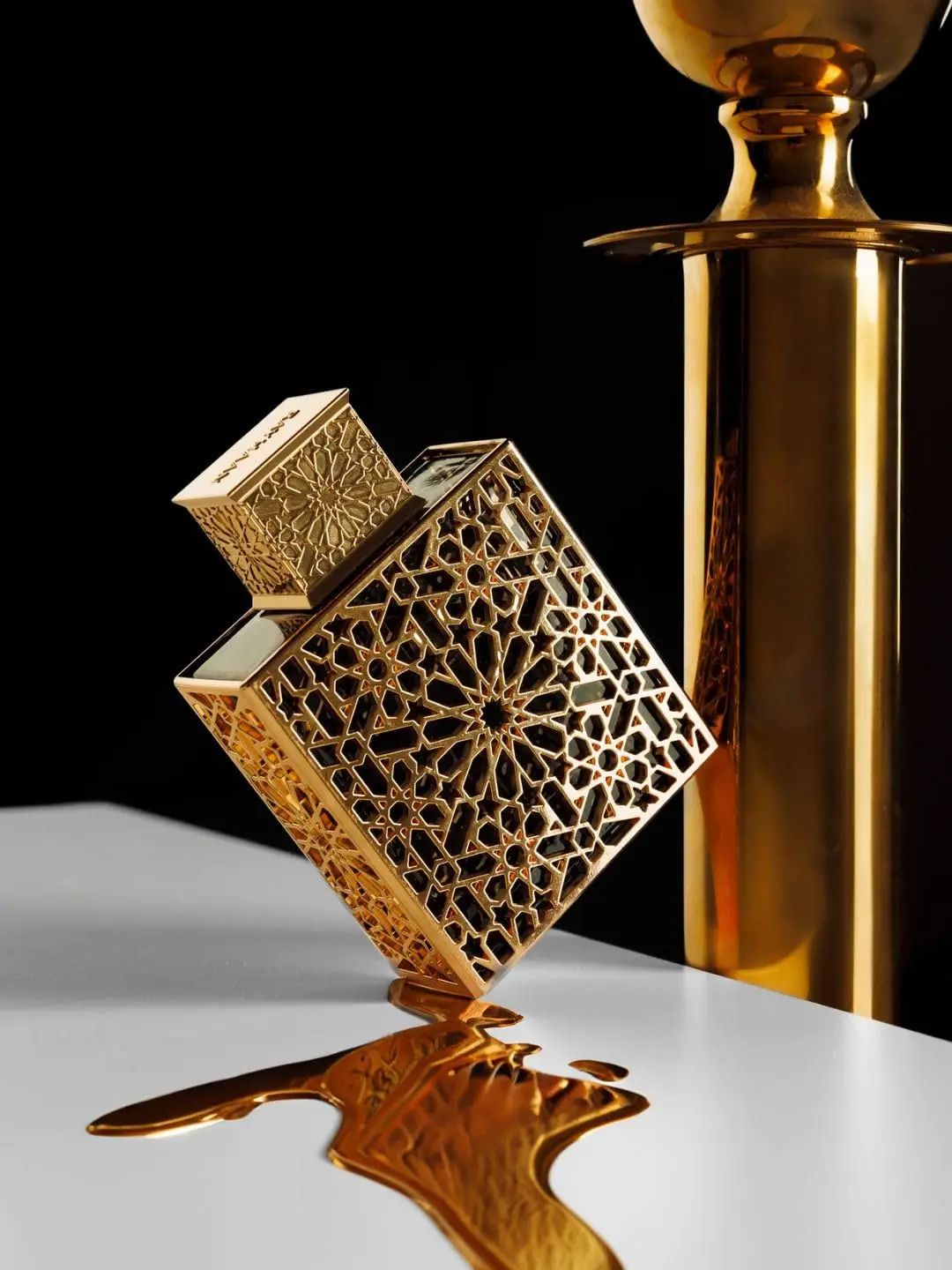 Perfume Gold-Lattice Arabesque Eau De Parfum Opulento Oriental Amadeirado Intrincado Luxuoso Alta Qualidade Fixação Duradoura Spray